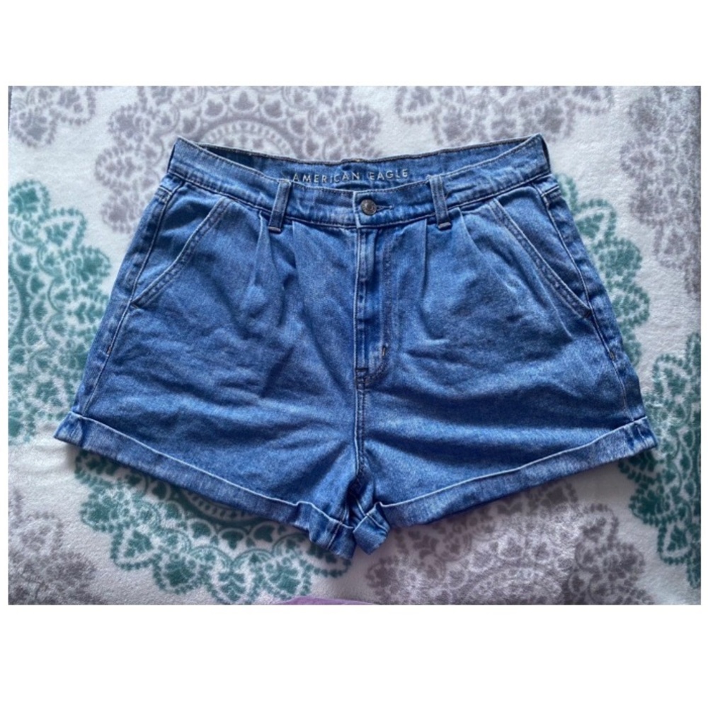 American Eagle Mom Short
